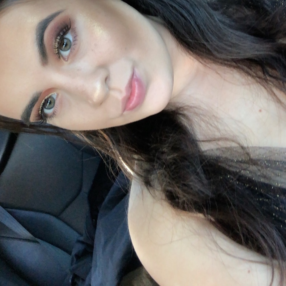 Meet your Posher, Kassandra